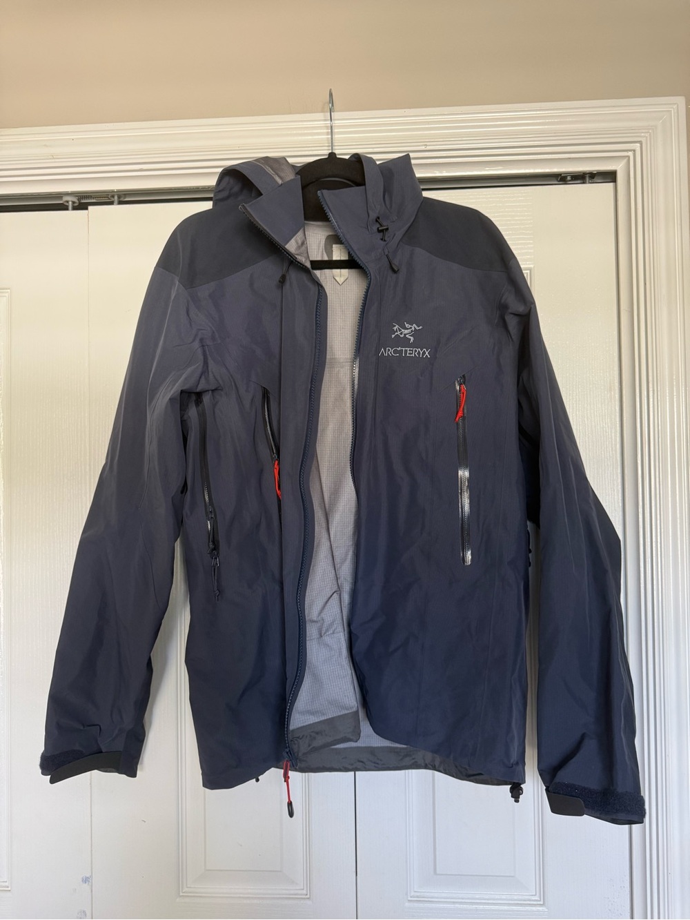 Arc'teryx Men's Dark Navy Waterproof Rain Jacket